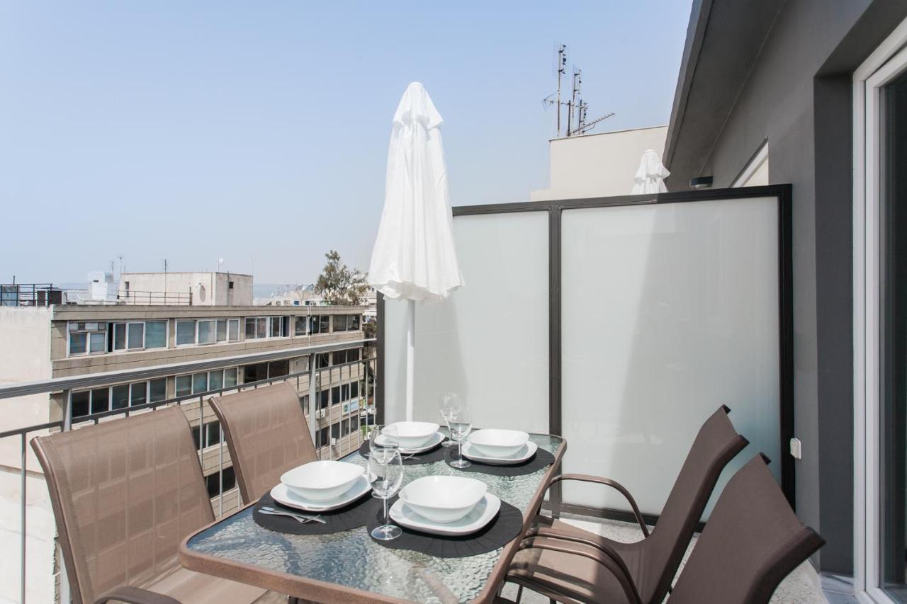 Wyz Attiki Aparthotel Atenas Exterior foto