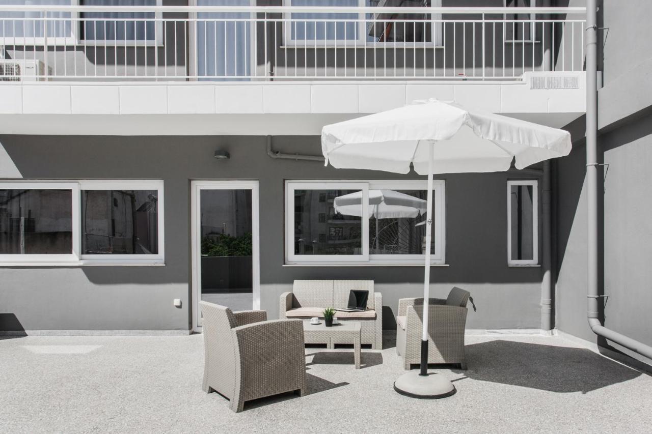 Wyz Attiki Aparthotel Atenas Exterior foto